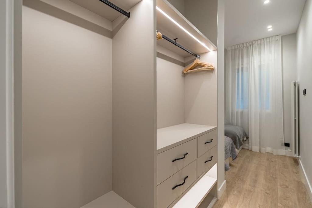 Centro XIII Calle De La Paz 2Br 2Bh マドリード エクステリア 写真