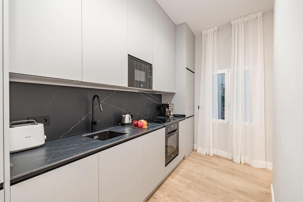 Centro XIII Calle De La Paz 2Br 2Bh マドリード エクステリア 写真