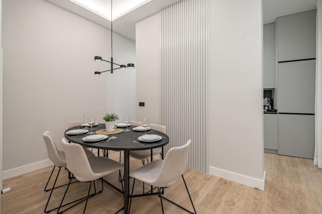 Centro XIII Calle De La Paz 2Br 2Bh マドリード エクステリア 写真